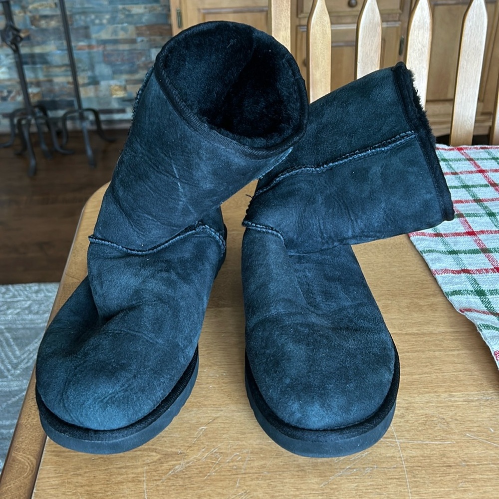 Men’s black Ugg winter boots